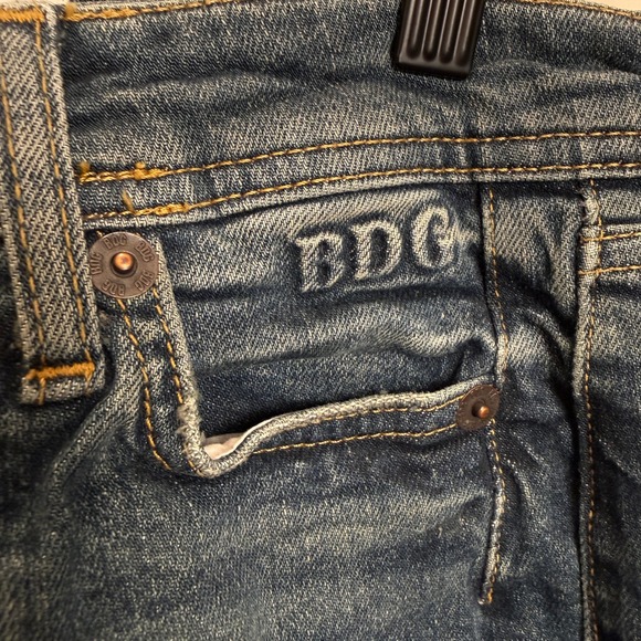 BDG Urban Outfitters Womens 24 Jeans Button Fly Boot Cut Dark Wash Classic Denim - Picture 4 of 15